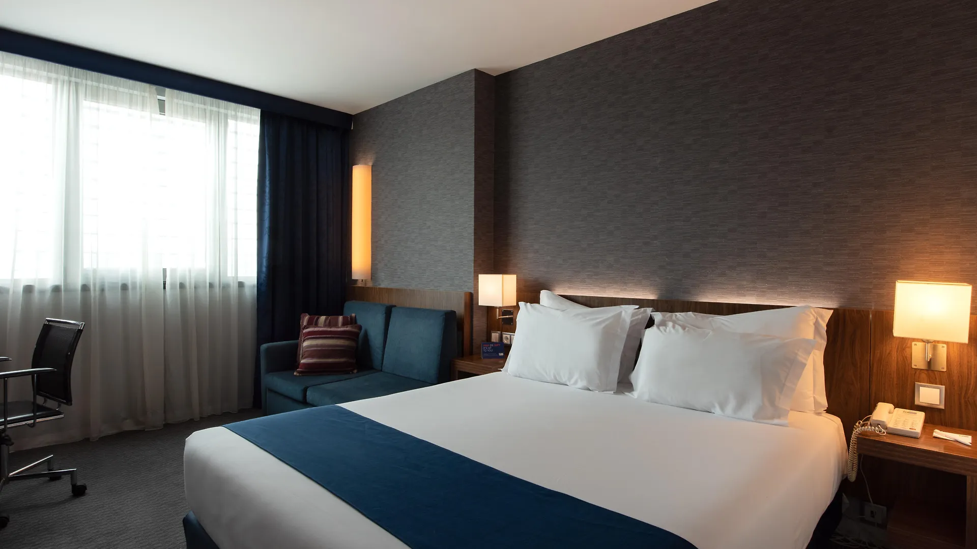Hotel Holiday Inn Express Lisbon Airport By Ihg Portela