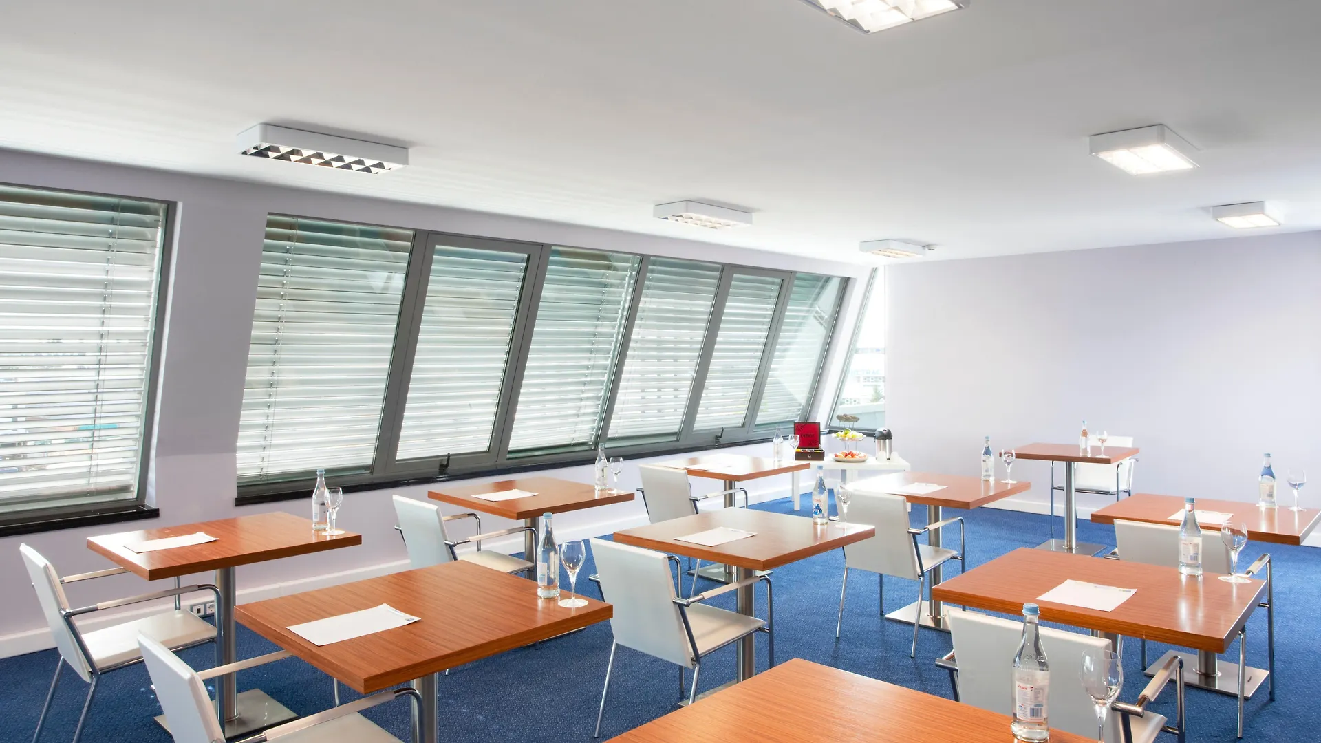 Holiday Inn Express Lisbon Airport By Ihg Portela  Portugalia