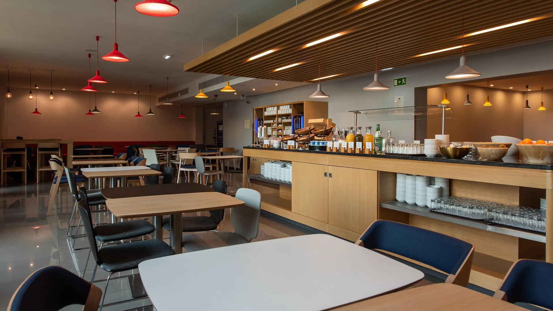 Holiday Inn Express Lisbon Airport By Ihg Portela  3*, Portela (Loures)