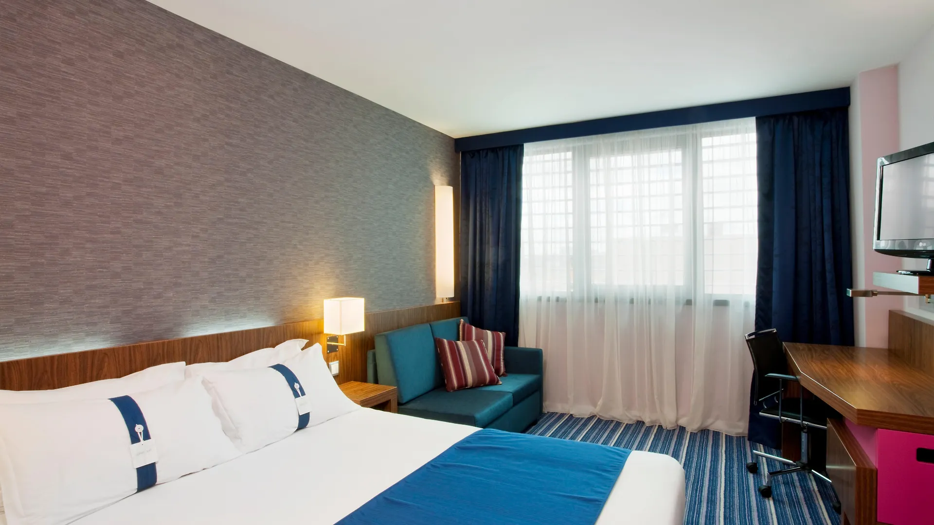 Holiday Inn Express Lisbon Airport By Ihg Portela  3*, Portela (Loures)