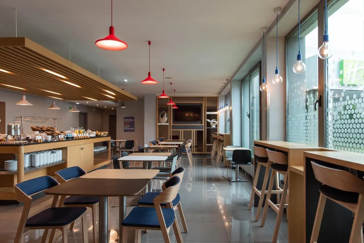 *** Hotel Holiday Inn Express Lisbon Airport By Ihg Portela  Portugalia