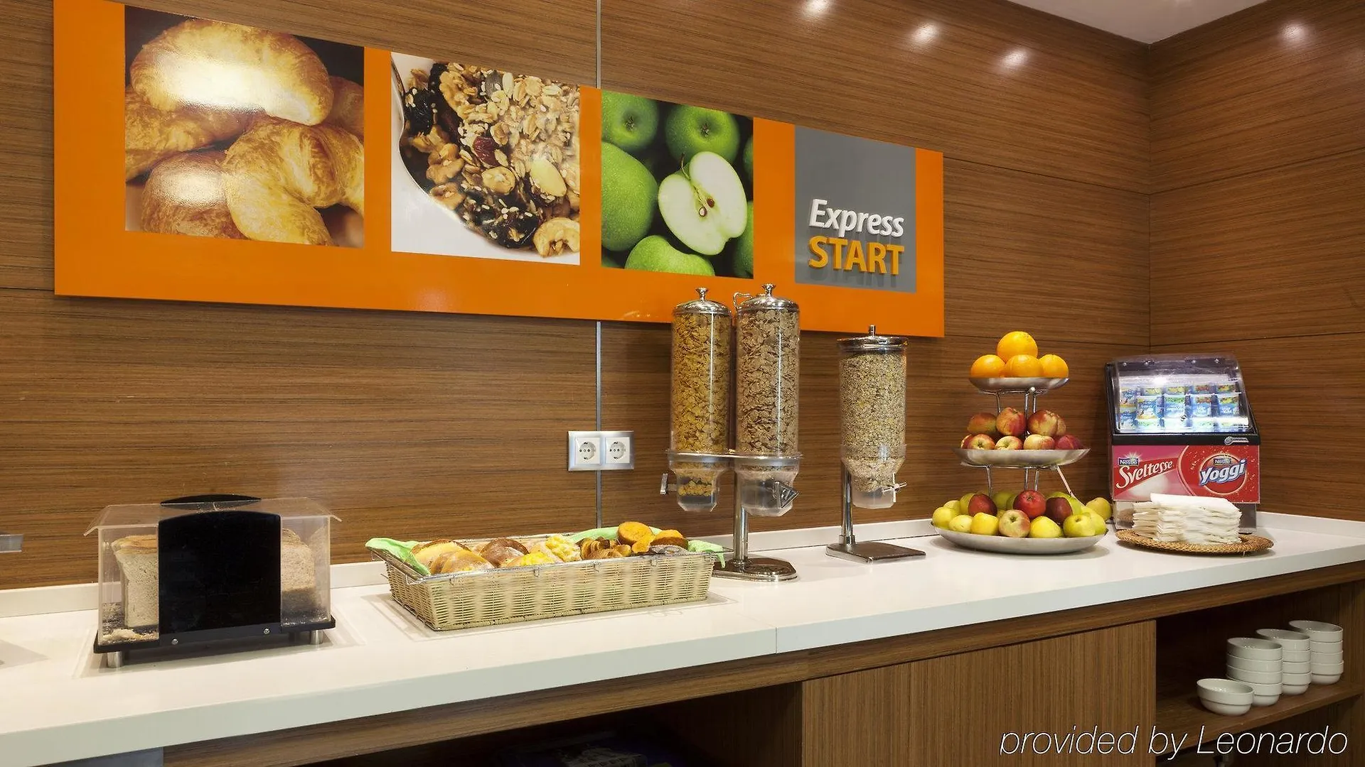 Holiday Inn Express Lisbon Airport, An Ihg Hotel 3*,  פורטוגל